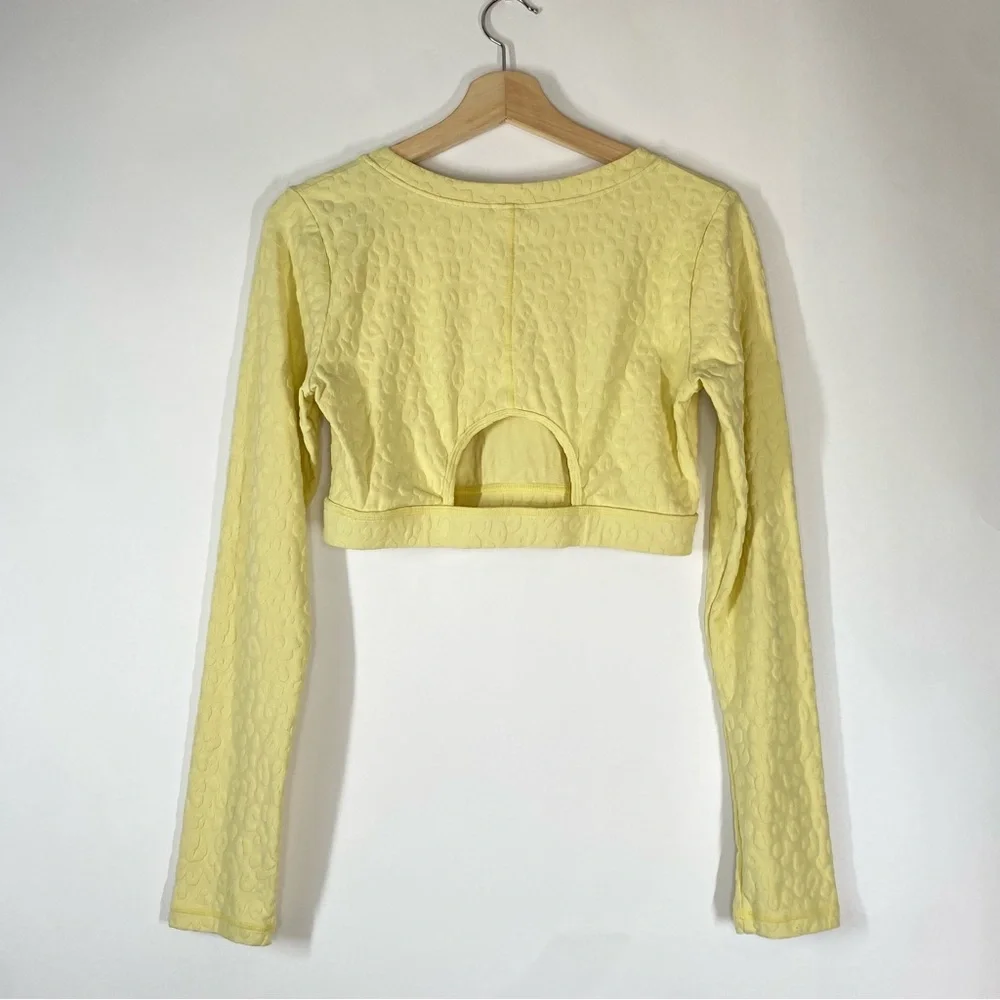 Mono B Butter Yellow Leopard Jacquard Long Sleeve Workout Crop Top Size L